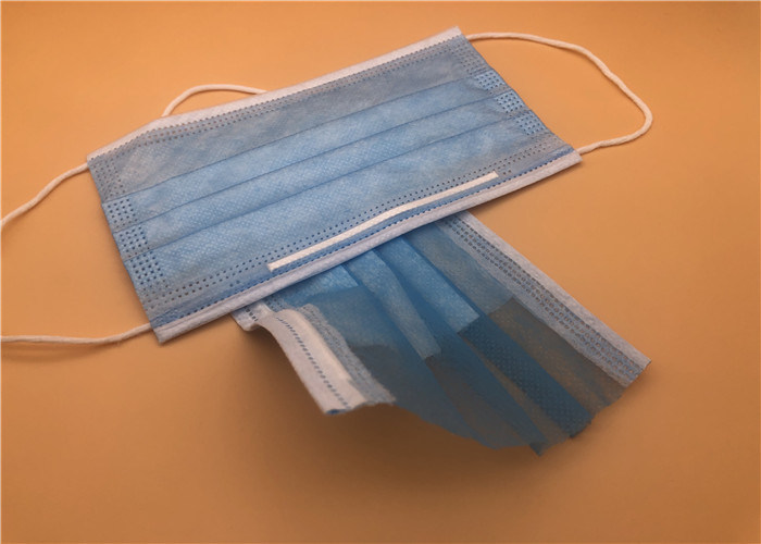 Masque protecteur bleu d'isolement de couleur 3 plis avec le lien tourné soufflé par fonte non tissé